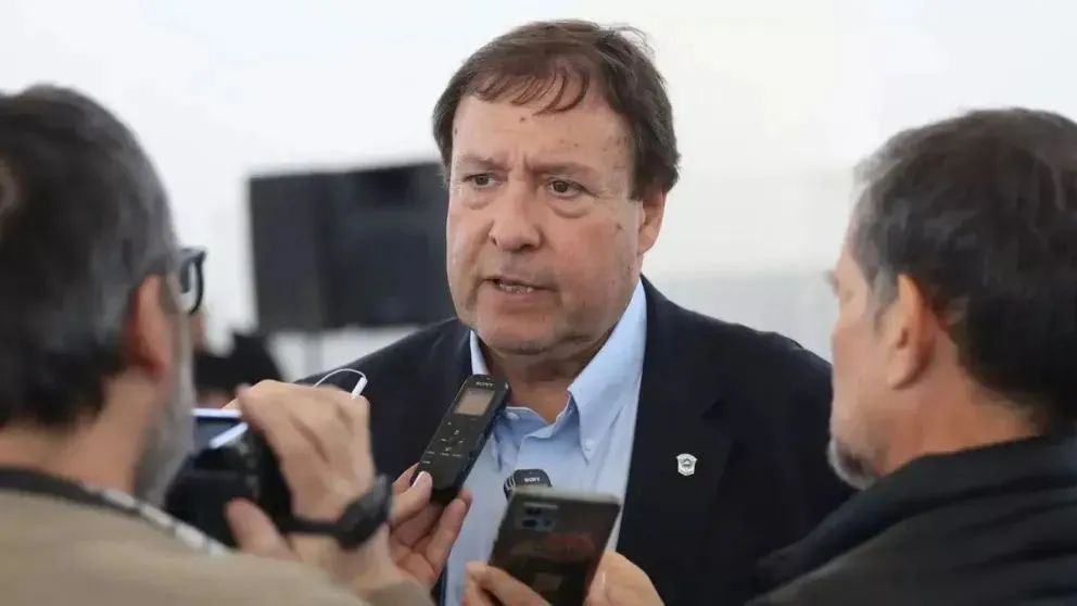 El gobernador Weretilneck presentó un novedoso proyecto para establecer Ficha Limpia en Río Negro