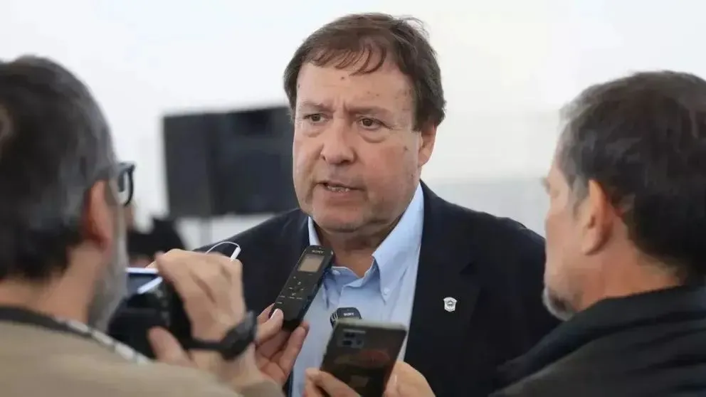 El gobernador Weretilneck presentó un novedoso proyecto para establecer Ficha Limpia en Río Negro