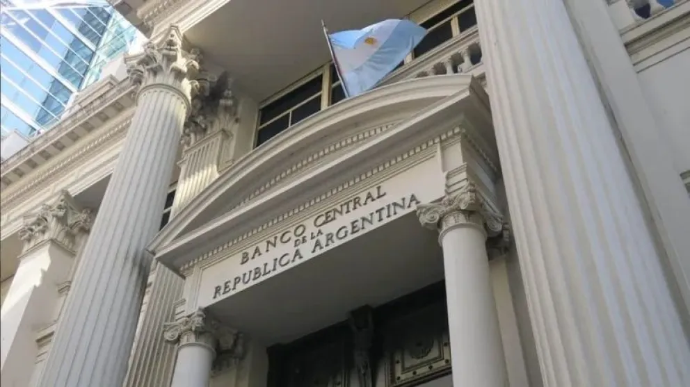 Nuevo ajuste de tasas: el Banco Central bajó la tasa al 32%