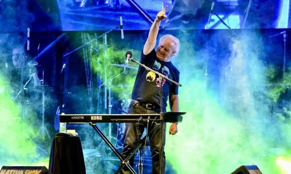  César "Banana" Pueyrredón y la banda de rock nacional Estelares ofrecieron shows imponentes que cerraron la velada. Foto (7 En Punto).