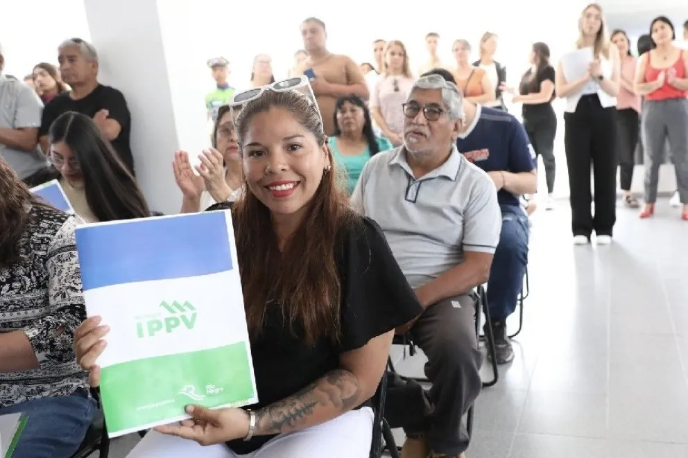 El IPPV y el Colegio Notarial renovaron el convenio para escriturar más viviendas