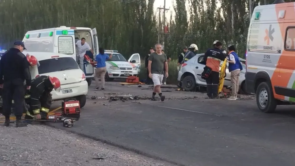 El siniestro vial ocurrió en la mañana de este viernes, con dos personas heridas. Foto (gentileza)