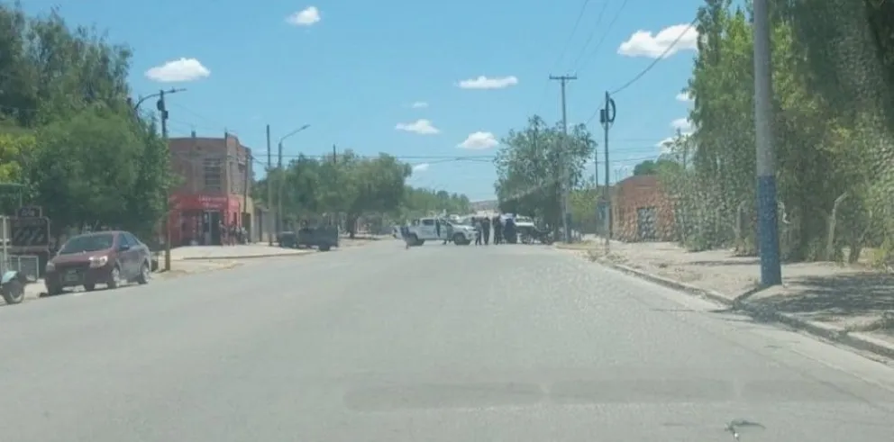 Operativo en calle San Juan, entre Picaflor y Gavilán. (Foto ANRoca)