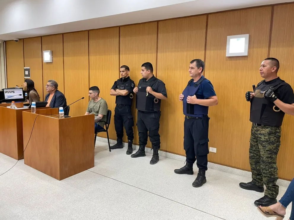 Martín Guiñez, acusado por el doble crimen de su padre y su pareja en Stefenelli, escuchó a los peritos Foto (ANR).