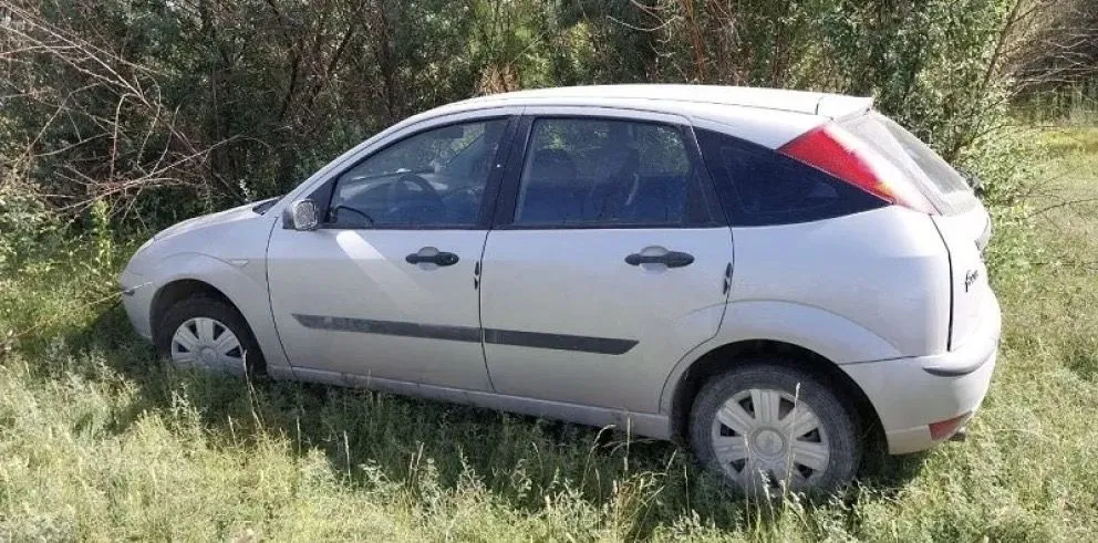 El robo del Ford Focus fue el segundo que se registró con similares características en Mainqué. (Foto: gentileza LCR Diario Digital).