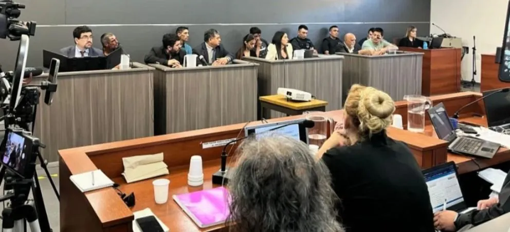 El clima dentro de la sala también fue tenso, con varios de los imputados, como Lagos y Jafri, mostrando señales de cansancio, hasta el punto de quedarse dormidos mientras la fiscalía exponía su parte. (Foto: gentileza Cipo360).