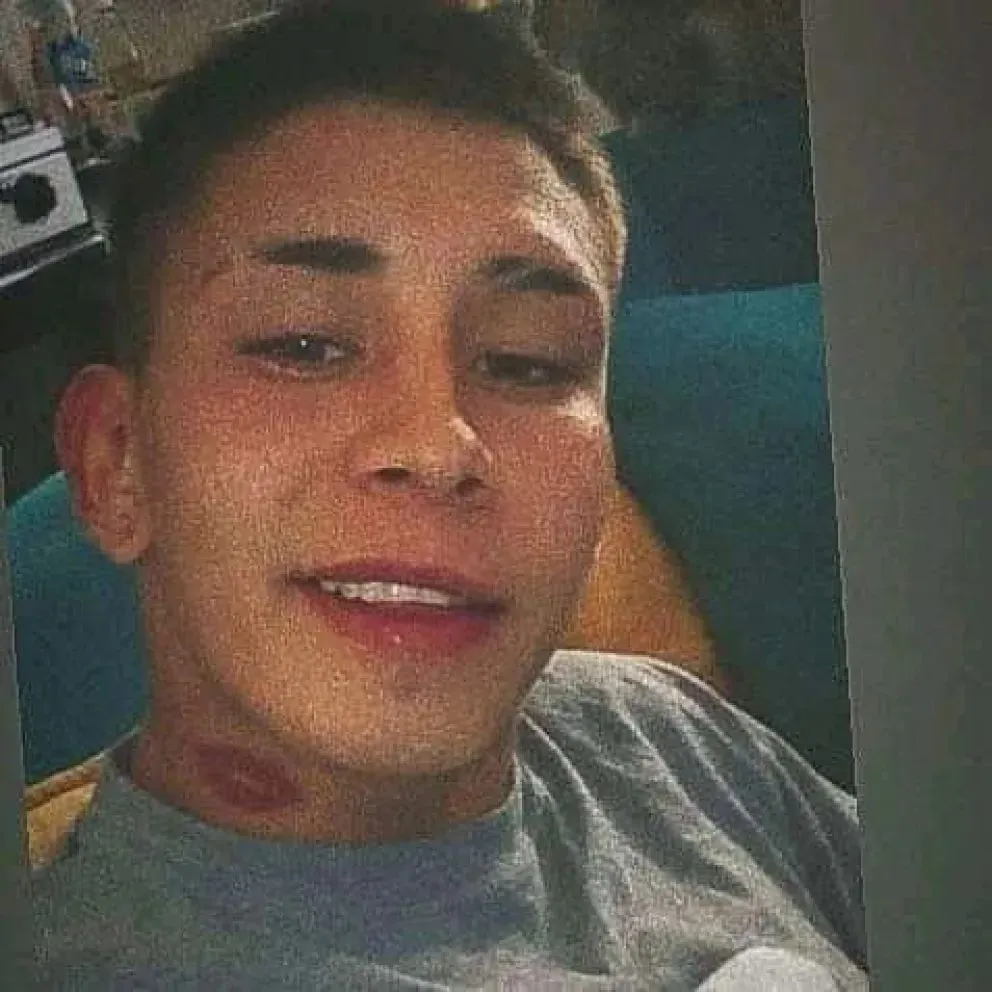 Iván Irusta Zárate, quien cumplía prisión preventiva en la Comisaría 26, logró escapar de la cárcel donde estaba detenido. Foto (Cipo360).