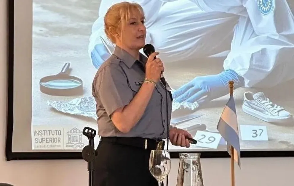 Claudia Elizabeth Castro es Técnica Superior en Criminalística y Adiestradora.