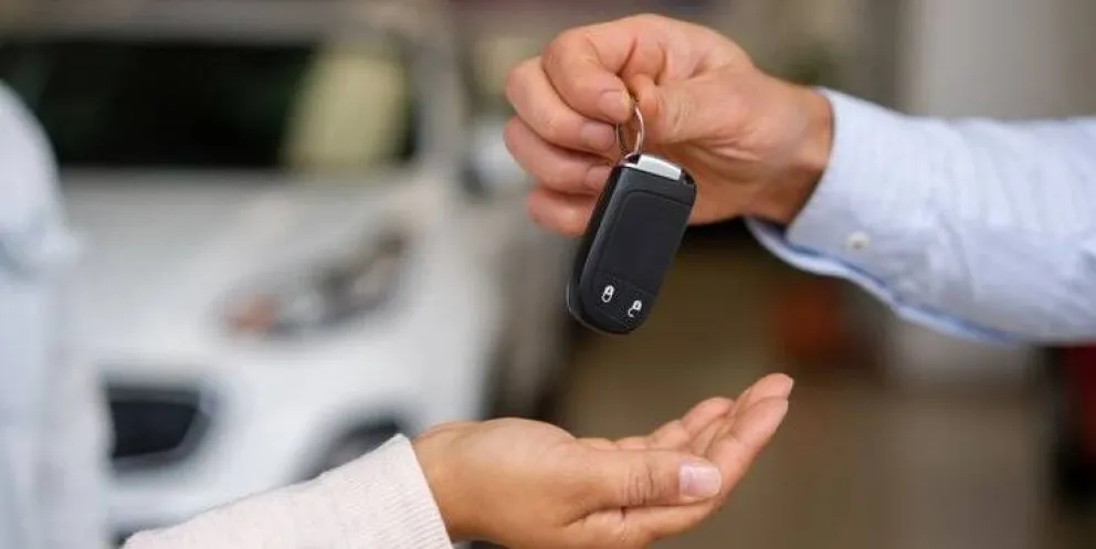 Algunas de las distribuidoras de autos más conocidas de la ciudad, tienen diferentes métodos que hacen un poco más accesible el sueño de comprar o renovar un vehículo. (Foto de portada: gentileza / Fotos: ANRoca).