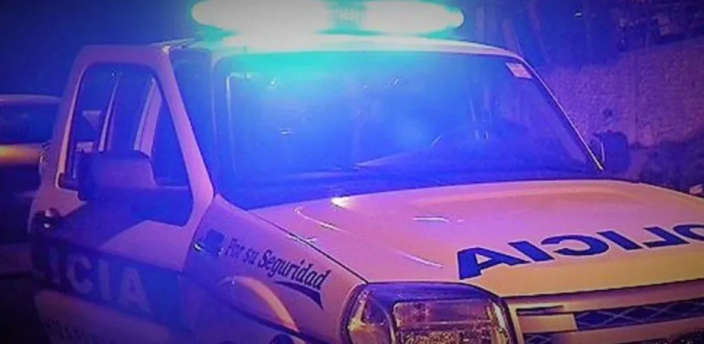 Los vecinos de Pino Azul llamaron a la policía tras escuchar los ladridos insistentes de los perros. La familia fue encontrada atada y en estado de shock. Foto: archivo