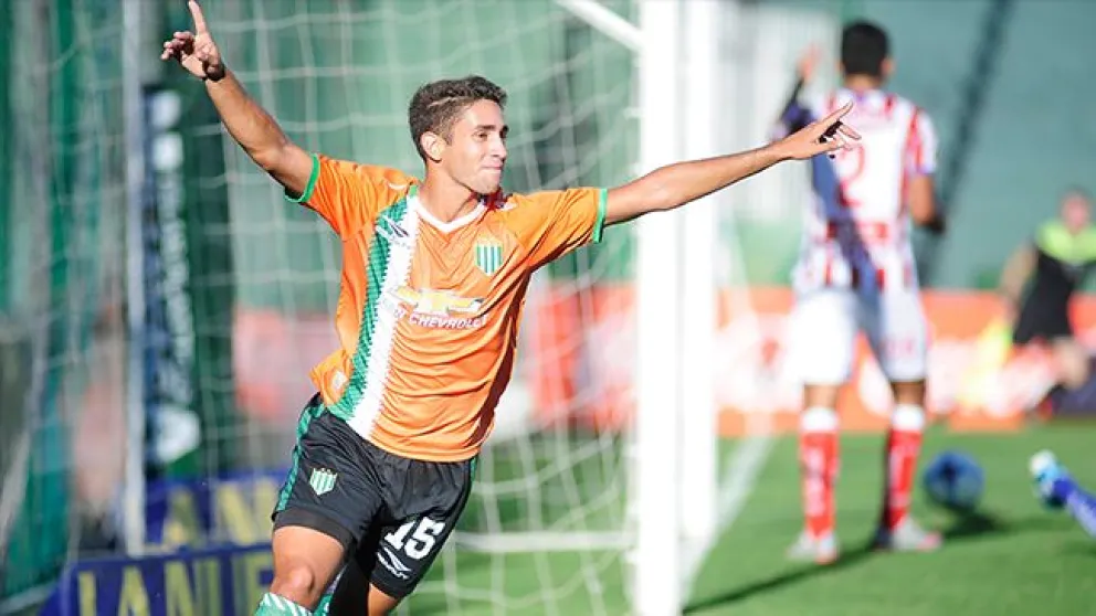 Cecchini tuvo dos etapas en Banfield, club que lo recibió a los 14 años y donde debuto profesionalmente (Archivo).