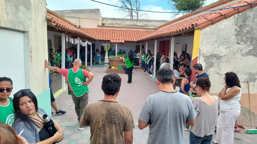 Desde este lunes, ATE realiza asambleas en Roca, Bariloche y Viedma.