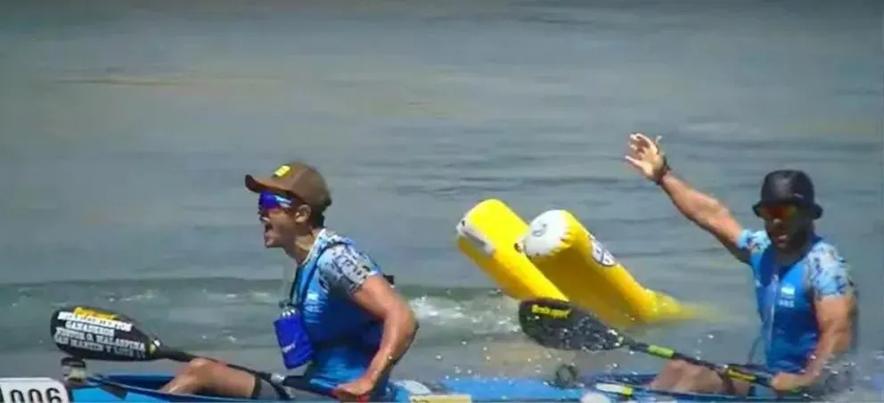 Julián Salinas y Juan Ignacio Cáceres lograron llegar a Villa Regina en primer lugar. (Foto gentileza)