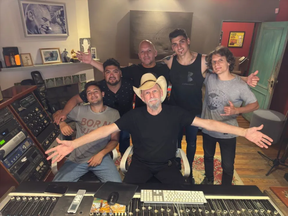 "Los Comodines" ensayan con Rip para estrenar el primer corte de difusión de su próximo disco. (Foto gentileza)