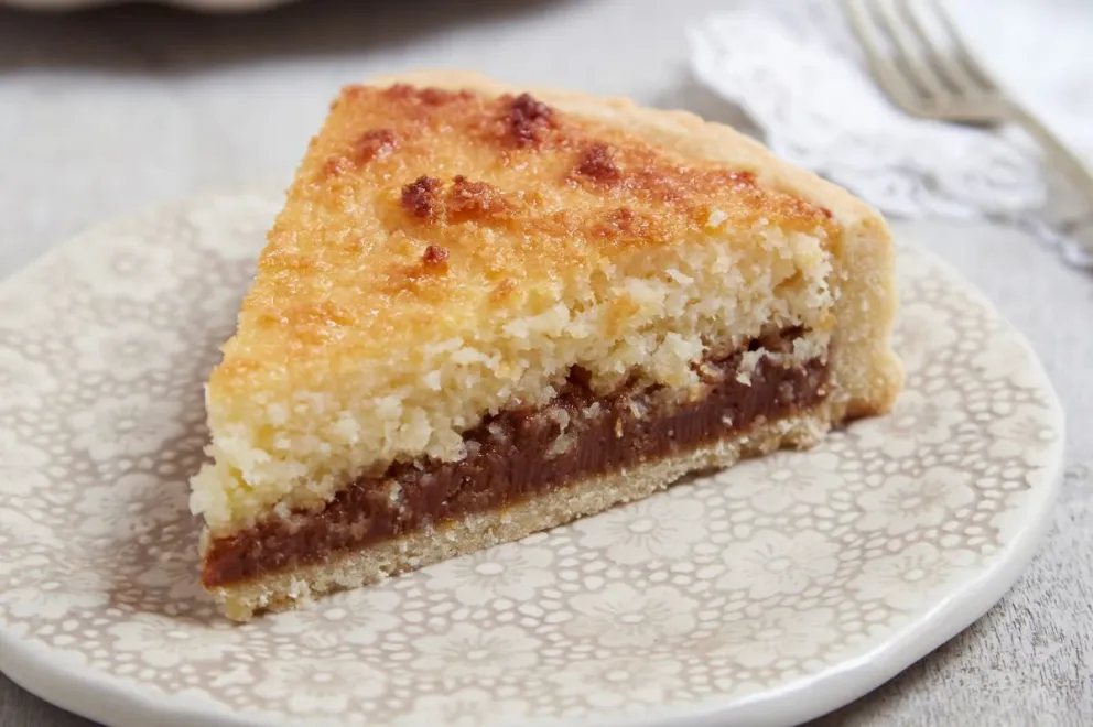 Tarta de coco, dulce de leche y avena.