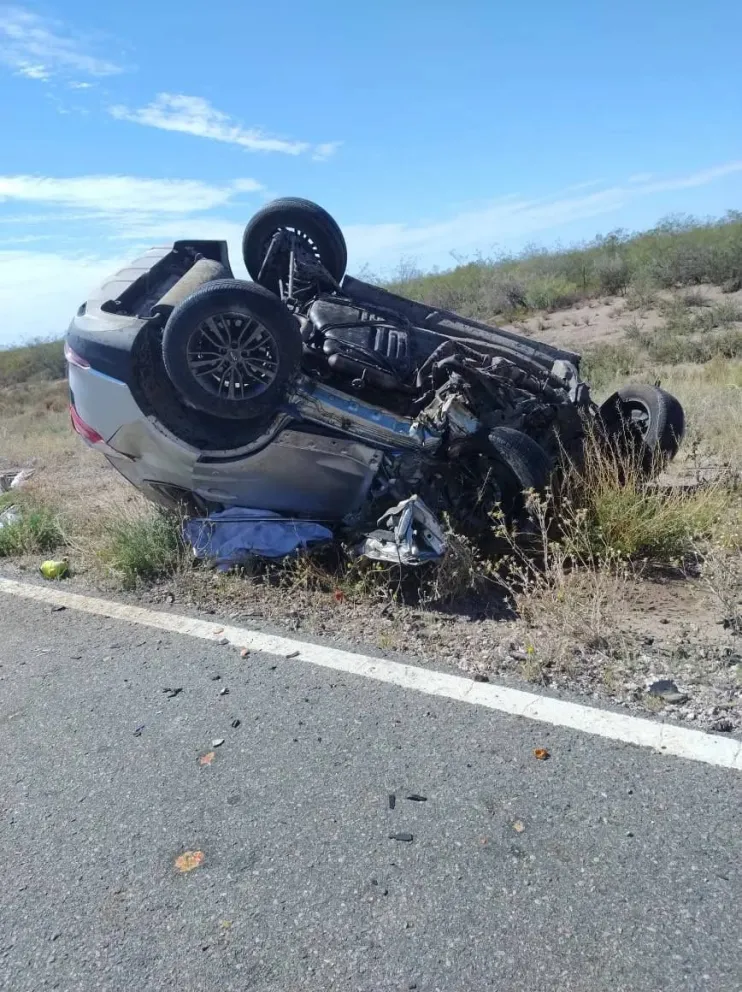 Cuatro ocupantes de la camioneta Tiggo y un chofer del colectivo murieron en el choque.