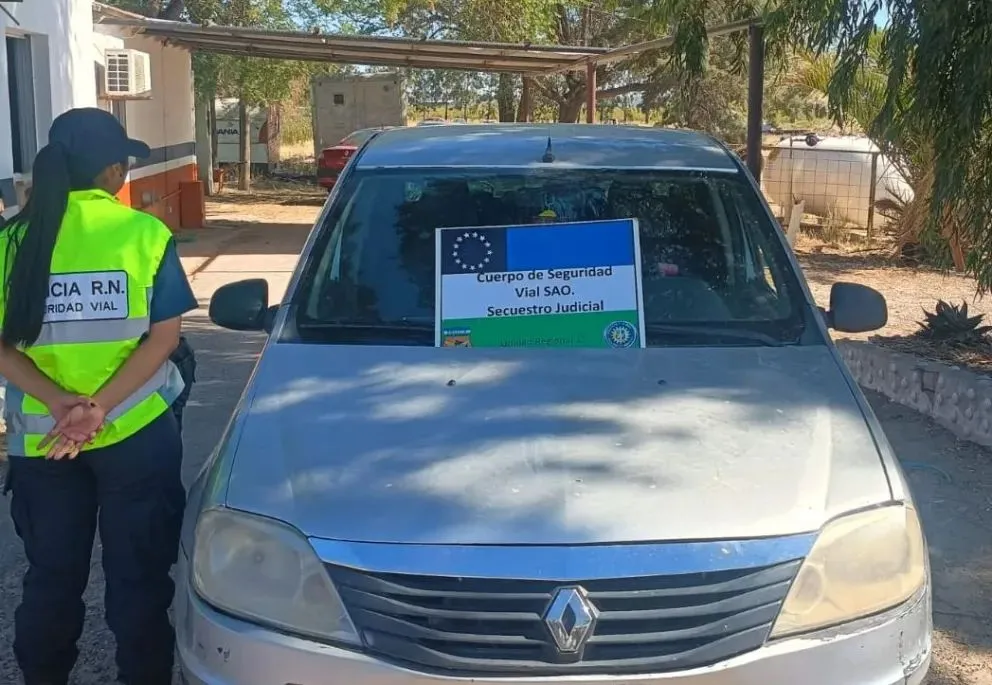 Se desconoce cómo siguieron viaje los seis integrantes que viajaban en el vehículo.