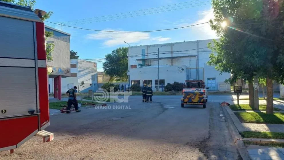 Este es el segundo incidente relacionado con escapes de amoníaco que Bomberos Voluntarios atiende en los últimos días. Foto (LCR).