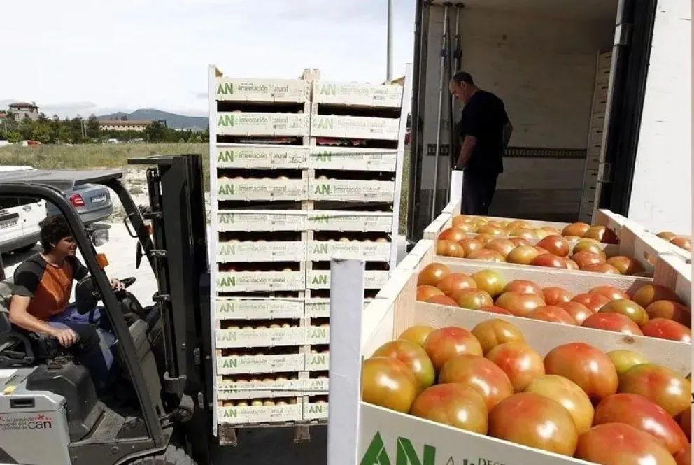 "Buscamos alimentos más baratos para los argentinos", dijo el ministro Sturzenegger.
