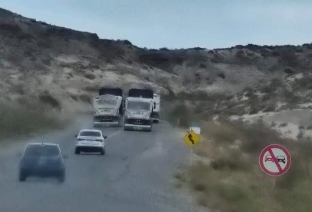 Peligrosa maniobra en la Ruta Provincial N.º 6, en la subida de Paso Córdoba. (Gentileza Somos  el Valle)