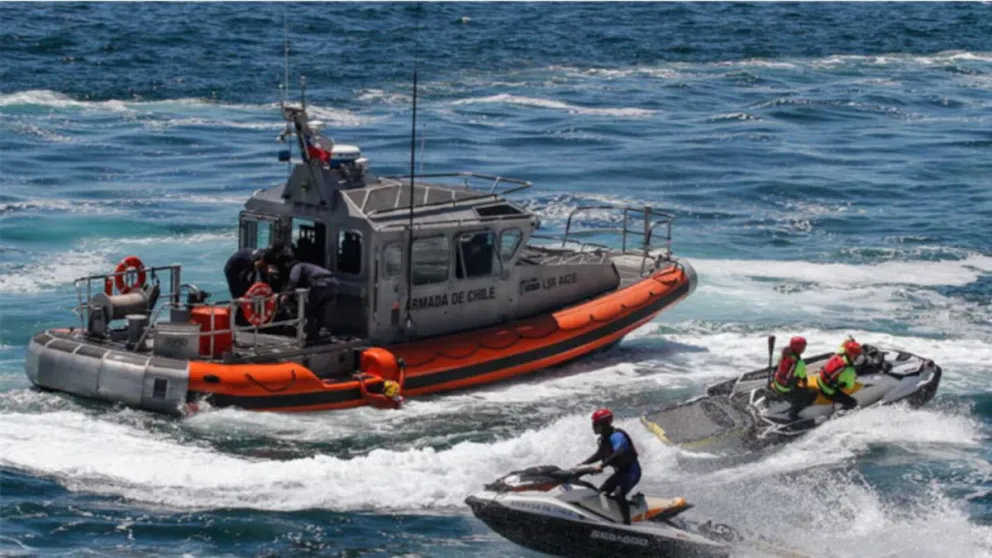 La embarcación navegaba cerca de la ciudad de Osorno, en la Región de los Lagos.