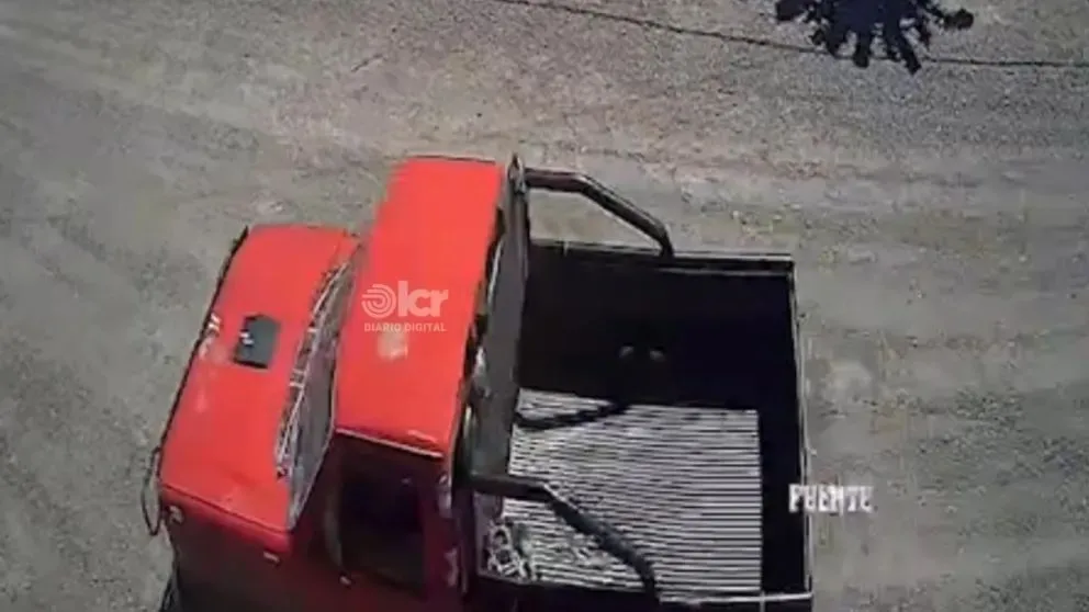 "Es una persona peligrosa", expresaron vecinos al ver el video. (Foto: captura de video LCR)