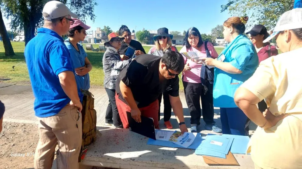 En el operativo participaron veterinarios de la Municipalidad de General Roca. (Foto gentileza)