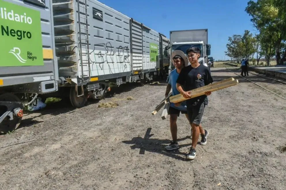 Muchos se unieron para ayudar ante la adversidad. Fotos: Vanesa Schwemmler para NoticiasNet.