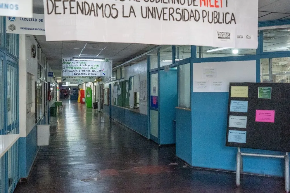  La denuncia fue presentada ante la Fiscalía Penal Federal con asiento en General Roca y se inició una investigación administrativa. 