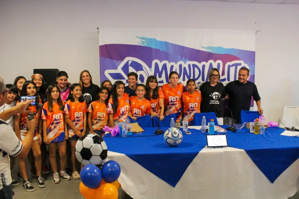 La presentación y sorteo de grupos se efectuó el viernes por la noche. Foto (Gentileza).