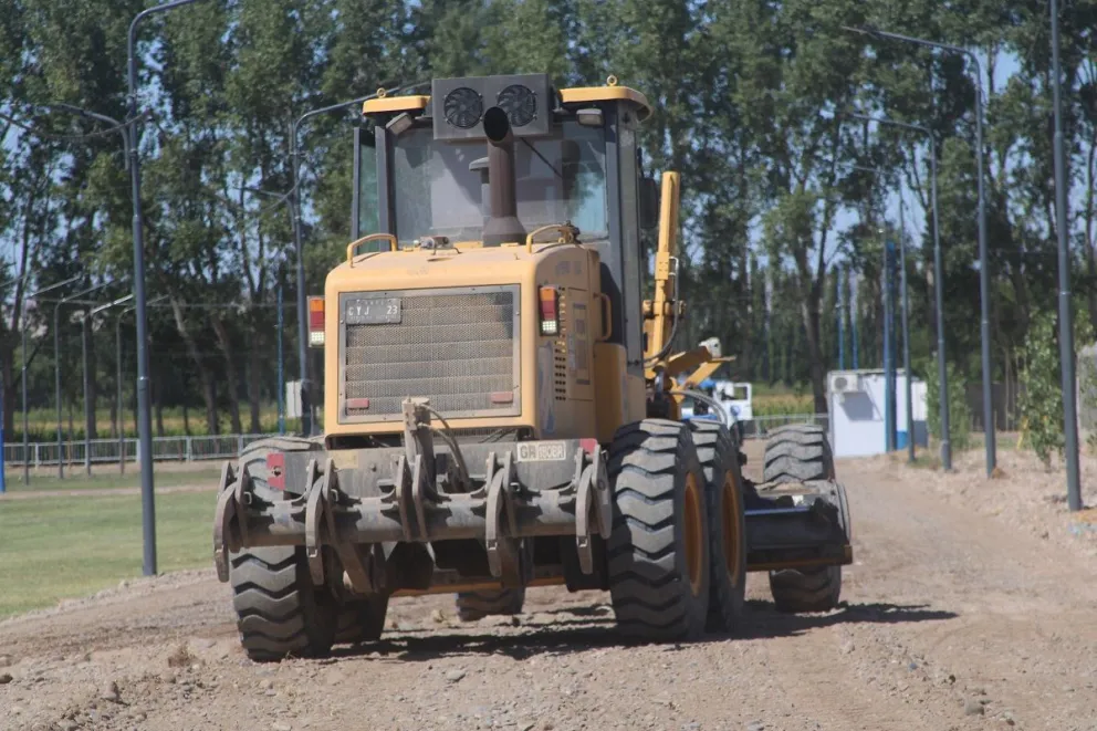 Maquinaria ya trabaja para dejar en condiciones el suelo del nuevo predio (Fotos: Tania Domenicucci)