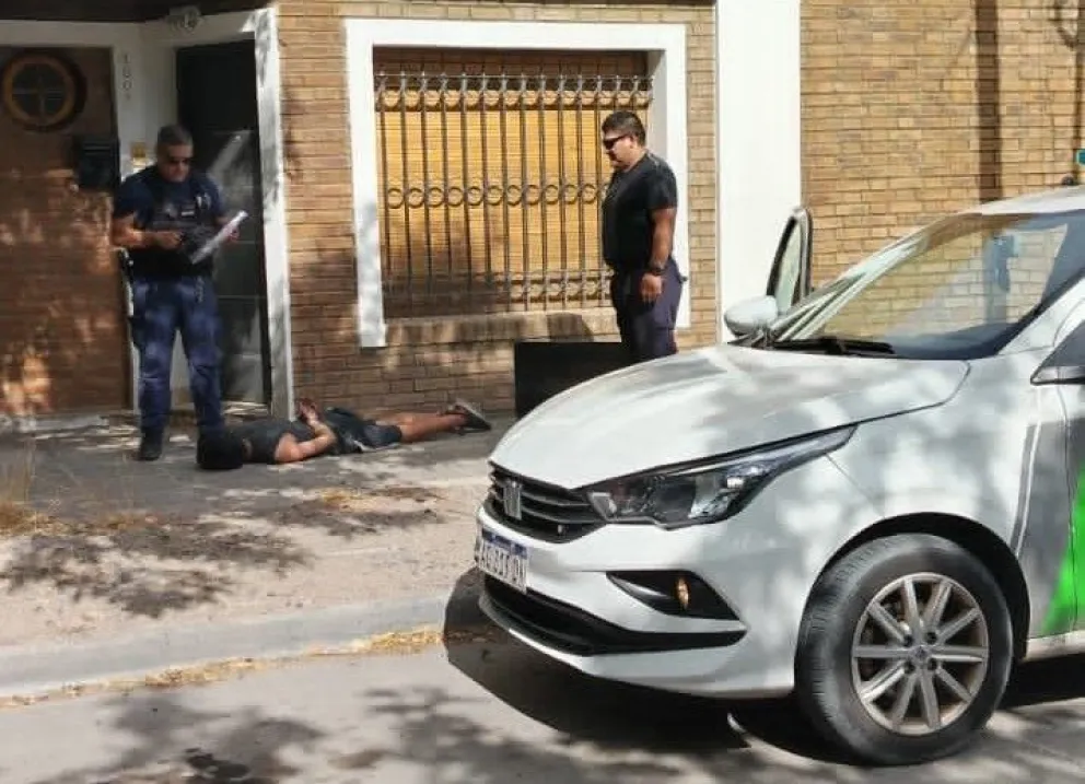 En el lugar trabajó el Gabinete de Criminalística para recolectar pruebas. (Foto gentileza)