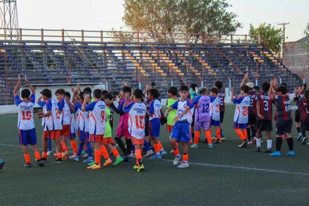 "Todo el mundo se unió para ayudar en una causa que necesita de la solidaridad". (Foto Deportivo Roca)