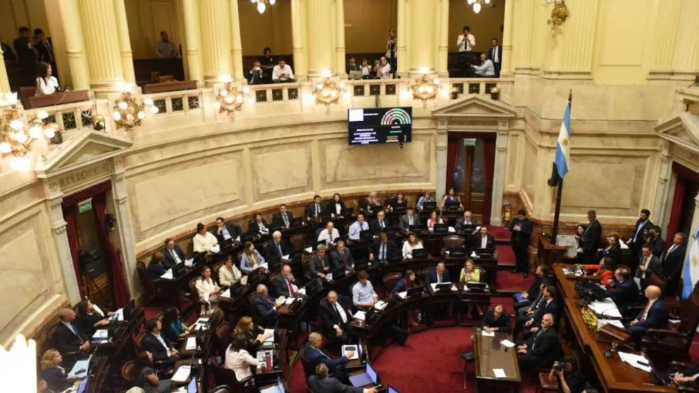 El oficialismo, el PRO y algunos senadores radicales alineados con los gobernadores bloquearon la iniciativa.