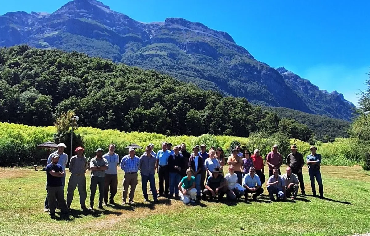 Referentes de entidades rurales colaboran con las comunidades afectadas. Foto (Gentileza).