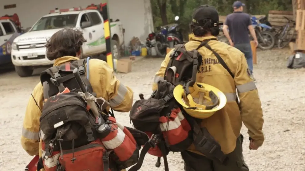 Combatientes regresan a la base de SPLIF en El Bolsón.
