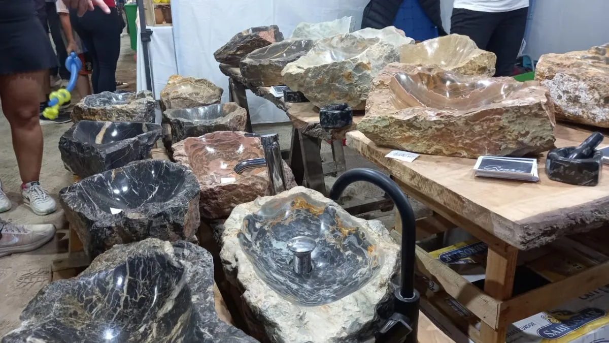 Bachas Mingo, es un emprendimiento de j&oacute;venes de Olavarr&iacute;a. Son piletas en piedra. Foto (Sof&iacute;a Ag&uuml;ero-ANR).