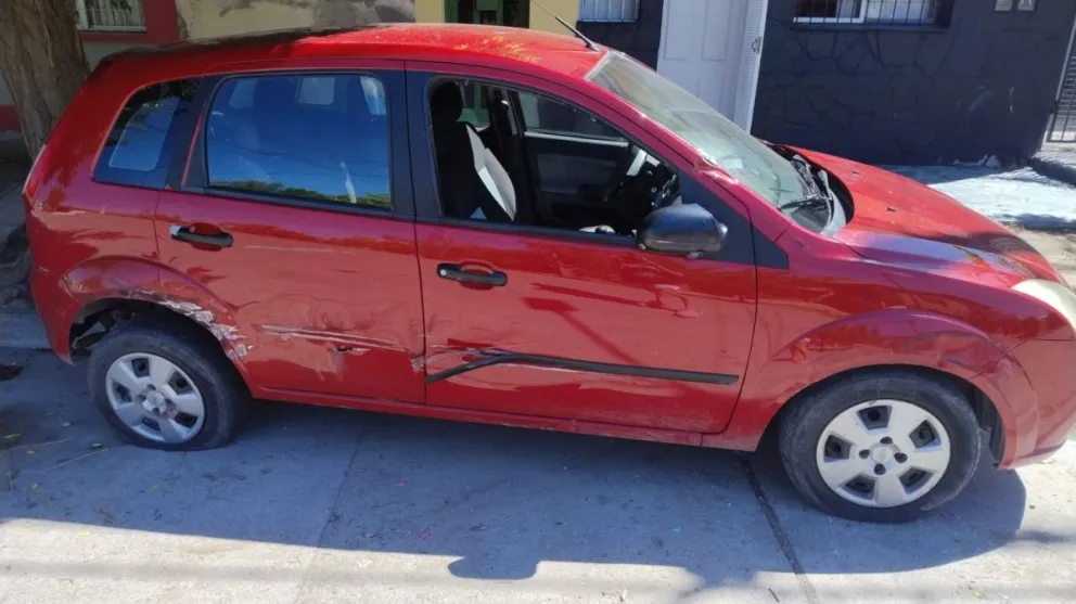 El auto terminó con varios daños. (Foto: Gentileza)