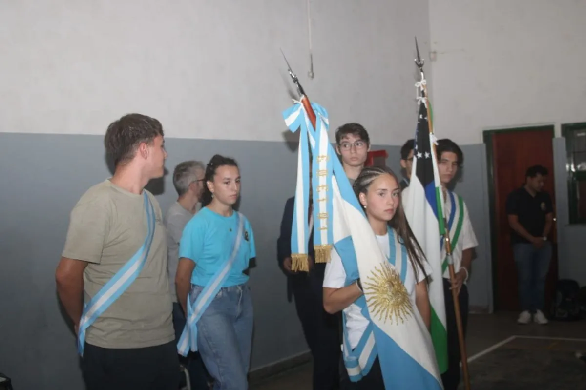 Las comisiones de banderas estuvieron presentes. Foto (Tania Domenicucci-ANR).