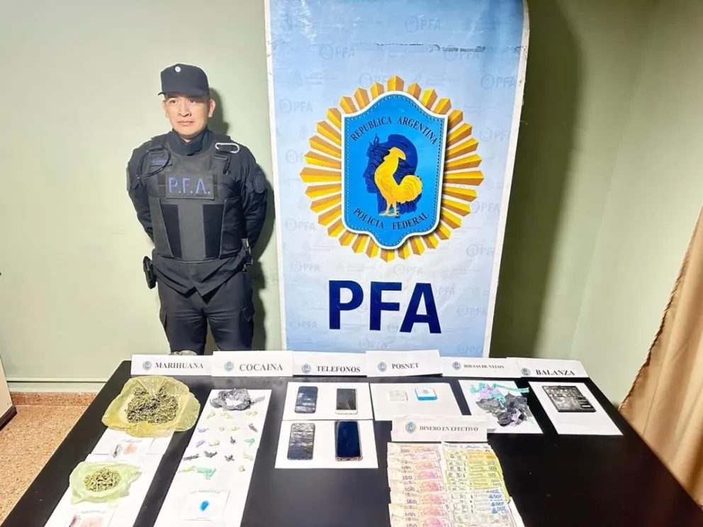 Además de los estupefacientes, había dinero en efectivo que también fue incautado. Foto: (Policía Federal)