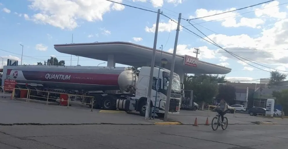 Los camiones comenzaron a llegar a Roca y se normaliza el servicio.