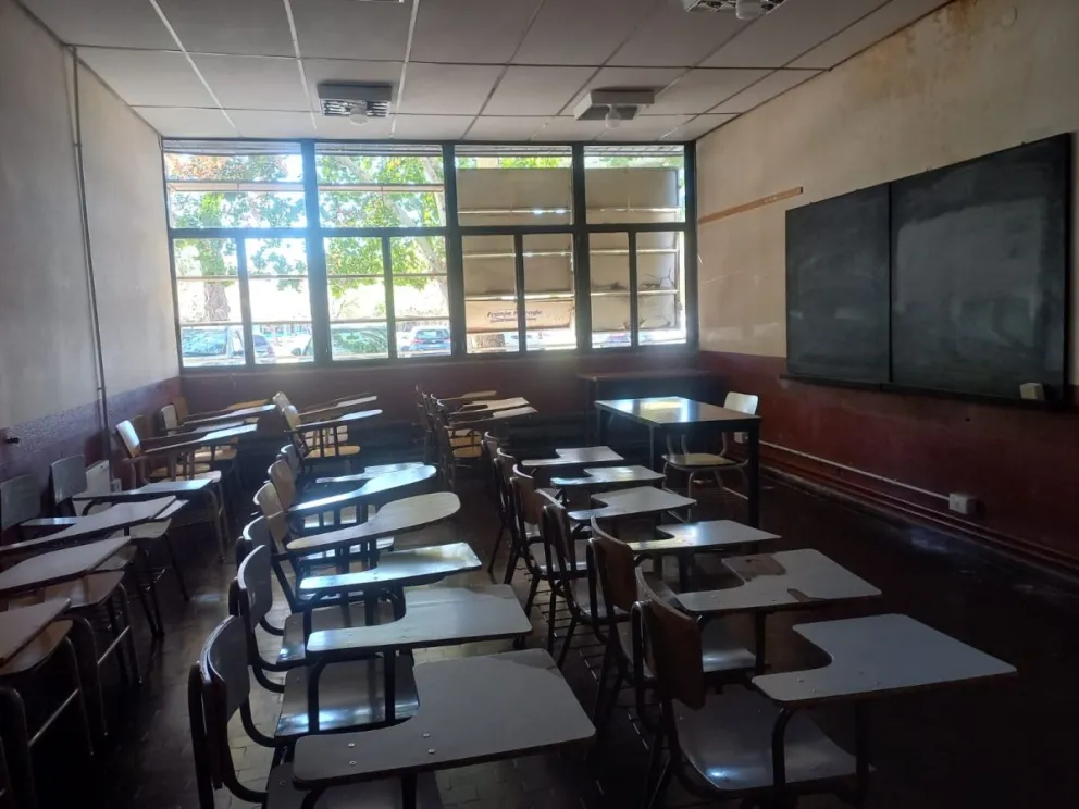 En la Facultad de Derecho y Ciencias Sociales se sintió fuerte el impacto del paro. Foto (Tania Domenicucci-ANR)