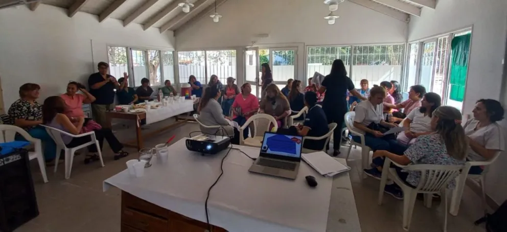 Uno de los encuentros fue realizado en el hospital local. Foto: (Policía de Río Negro)