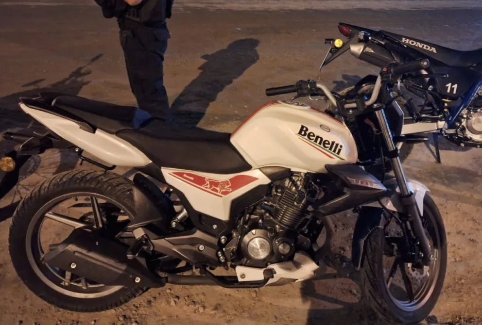 La persecución continuó hasta calle Jujuy donde finalmente fue detenido.