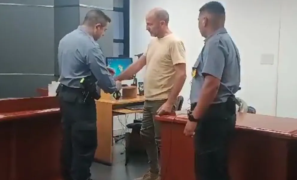Gatti fue detenido el viernes en Viedma, apenas terminó la audiencia en la que se definía su situación. Foto (ANR).