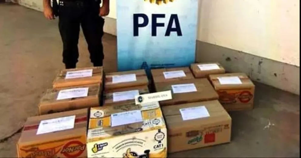 Una persona fue detenida y trasladada a la sede local de la PFA. (Foto gentileza)