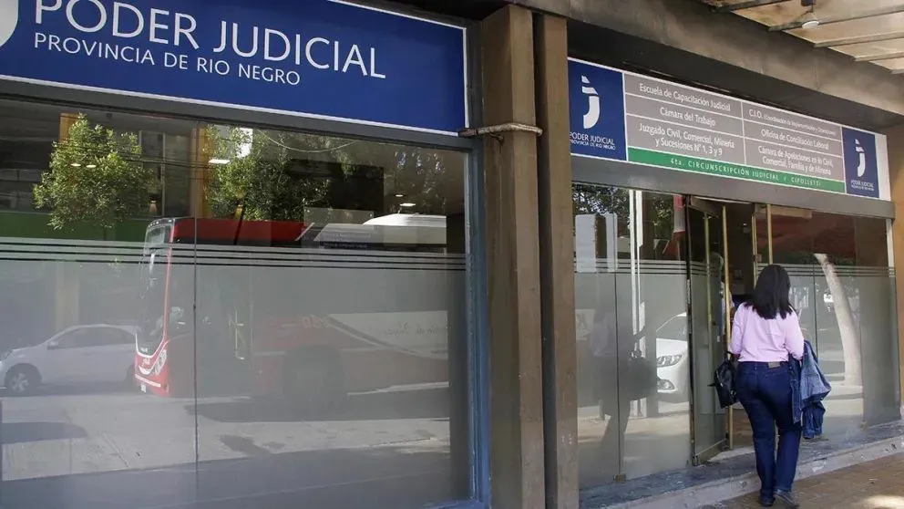 Ante diferentes versiones, la justicia aclaró que la menor fue puesta al cuidado de un familiar directo, mientras que la causa contra el padre avanza en el fuero penal. Foto: archivo.