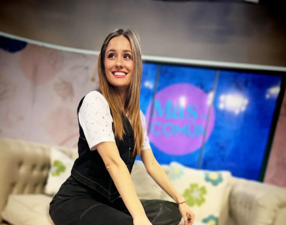 Romina Bianchi durante la realización de uno de los programas que fue nominado por APTRA. Foto ( RB)