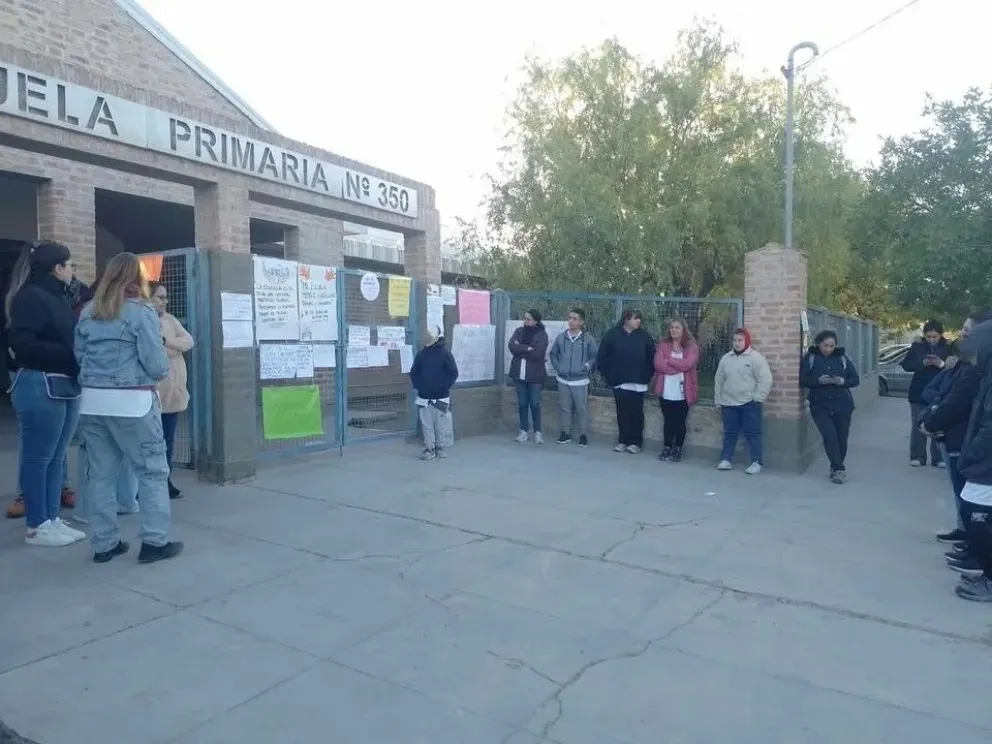 Se está trabajando en un plan integral de adecuación en los más de 800 edificios escolares rionegrinos. Foto (Gentileza).