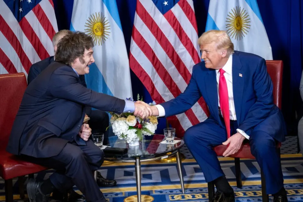 Javier Milei junto a Donald Trump. 